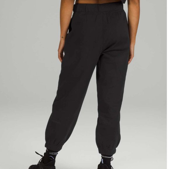 Lululemon Relaxed High-Rise CROPPED Jogger Black Size 6 - Picture 3 of 11
